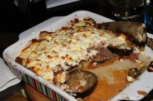 Det här receptet är i det närmaste original enligt min kollega Jojje. En Moussaka ska innehålla potatis.